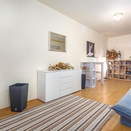 Awesome Apartment In Stara Baska 1 With Kitchen Eksteriør bilde