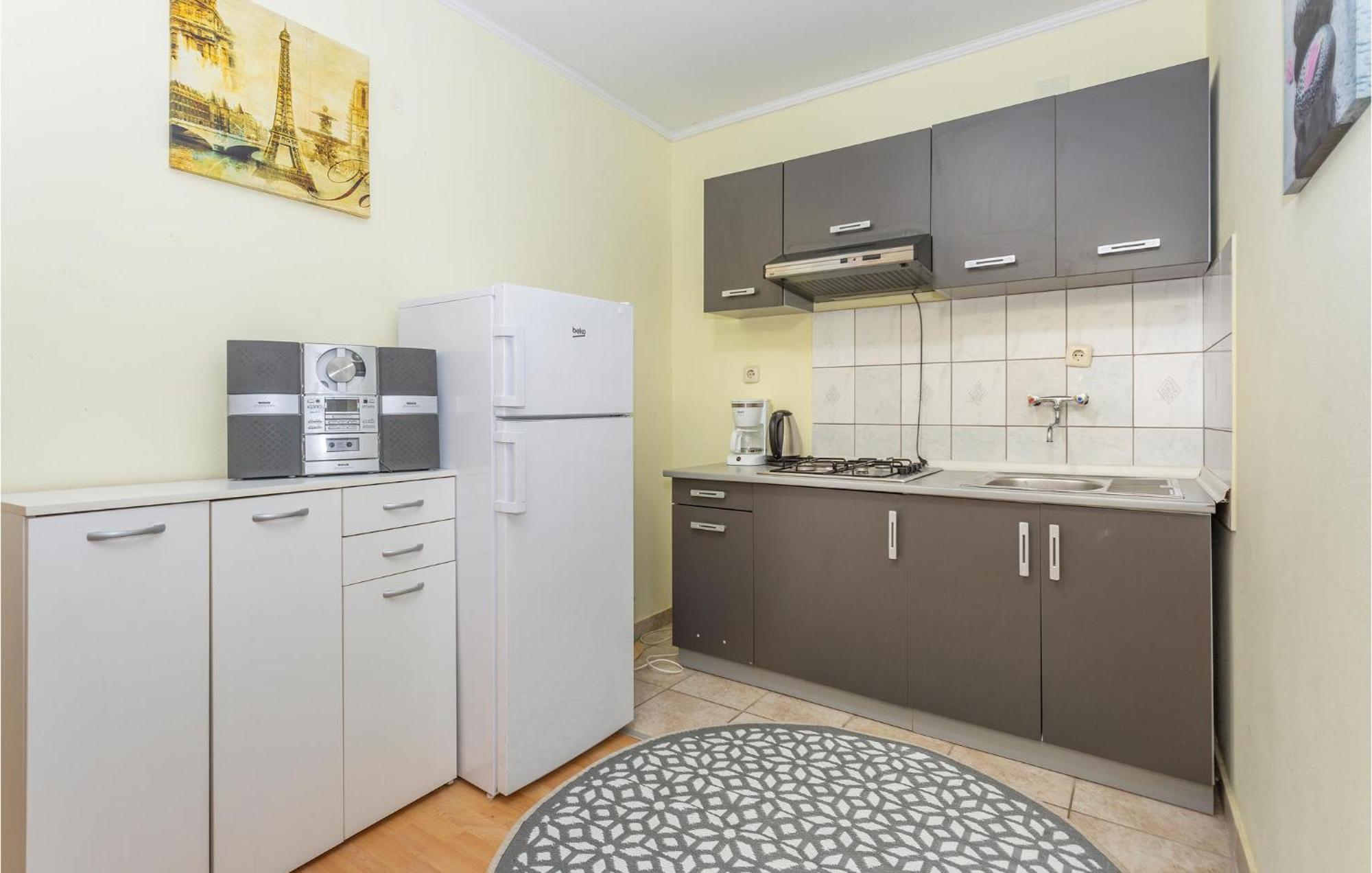 Awesome Apartment In Stara Baska 1 With Kitchen Eksteriør bilde